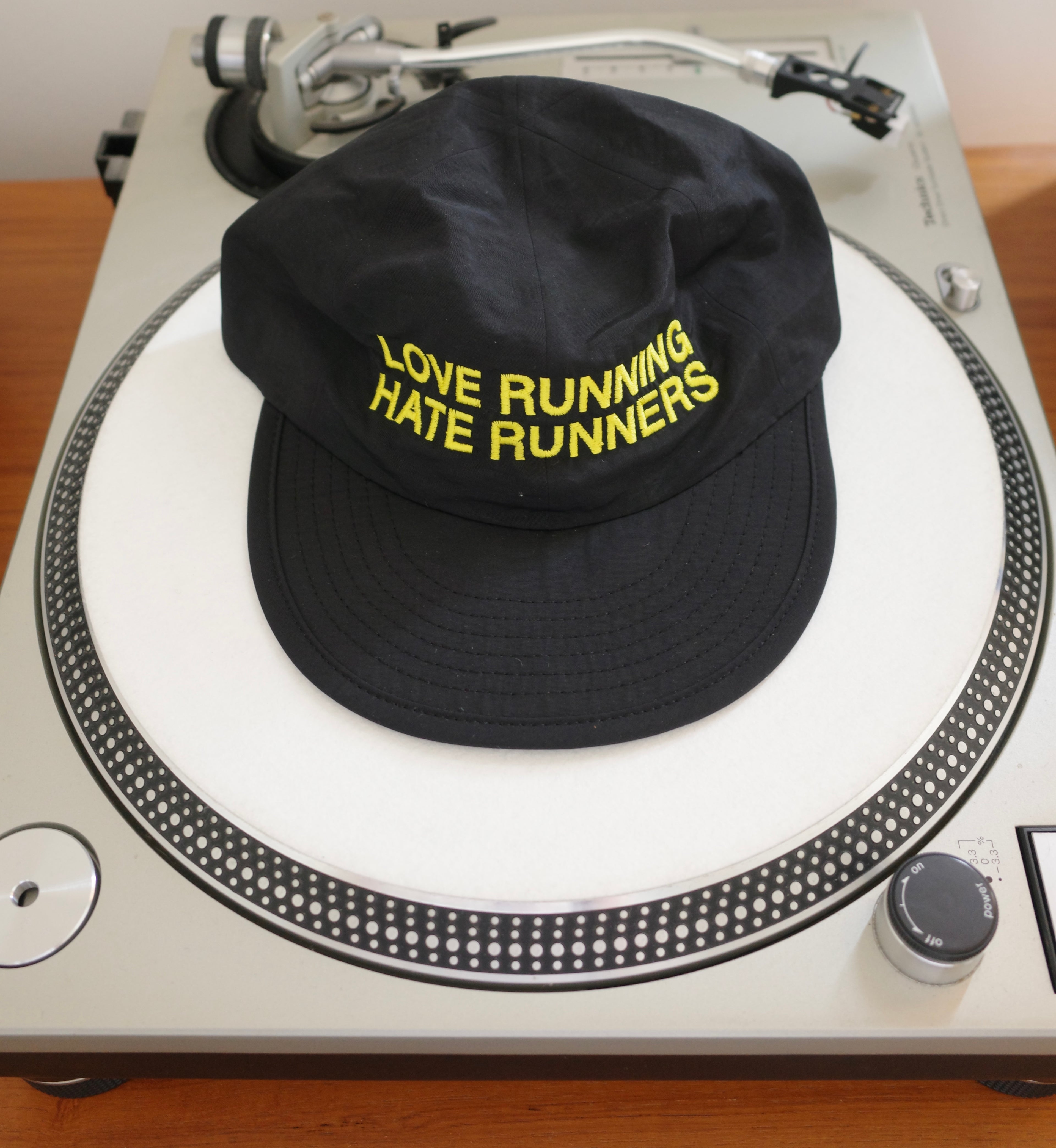 LOVE HATE BLACK YELLOW CAP