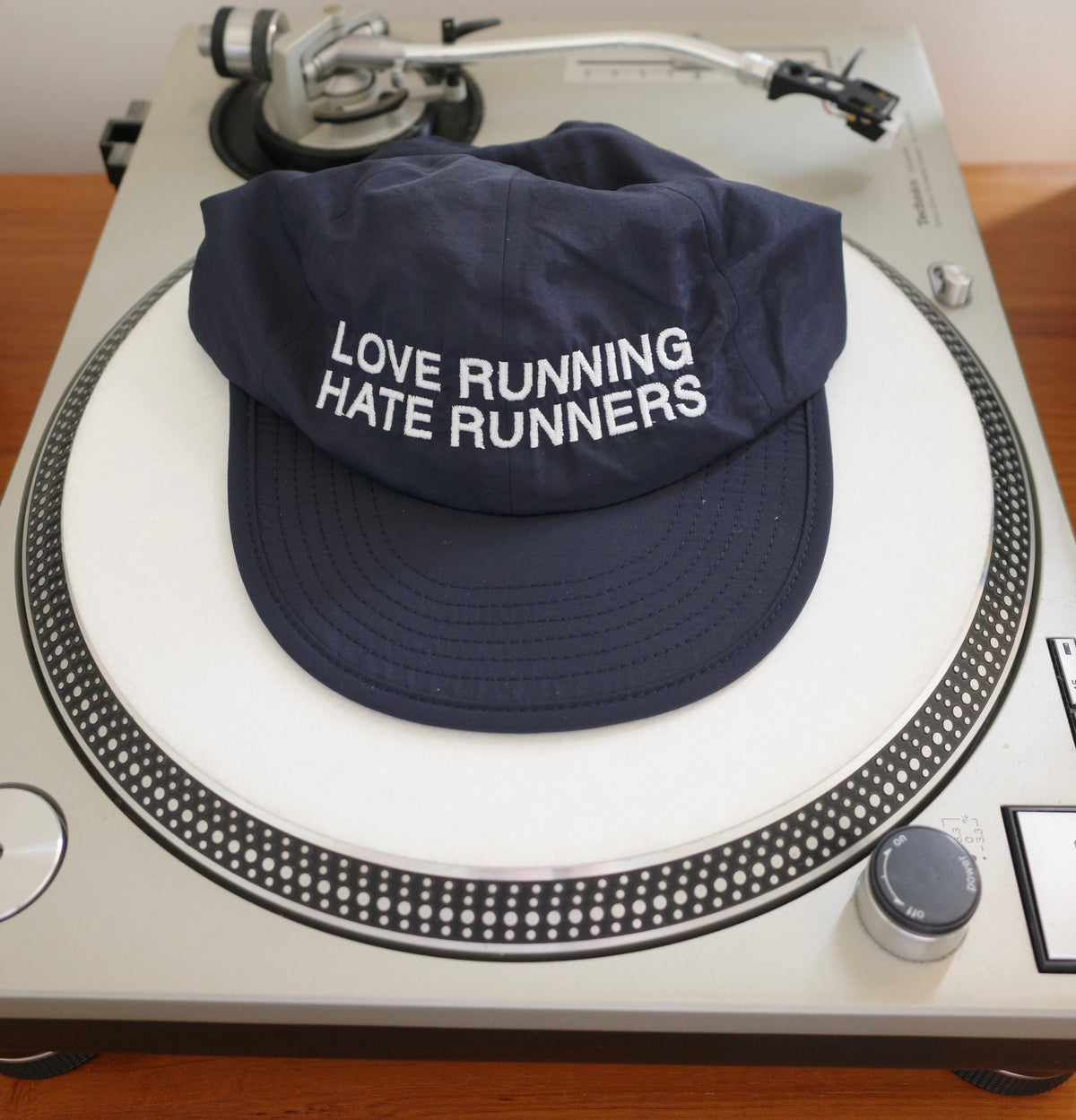 LOVE HATE CAP BLACK GREY