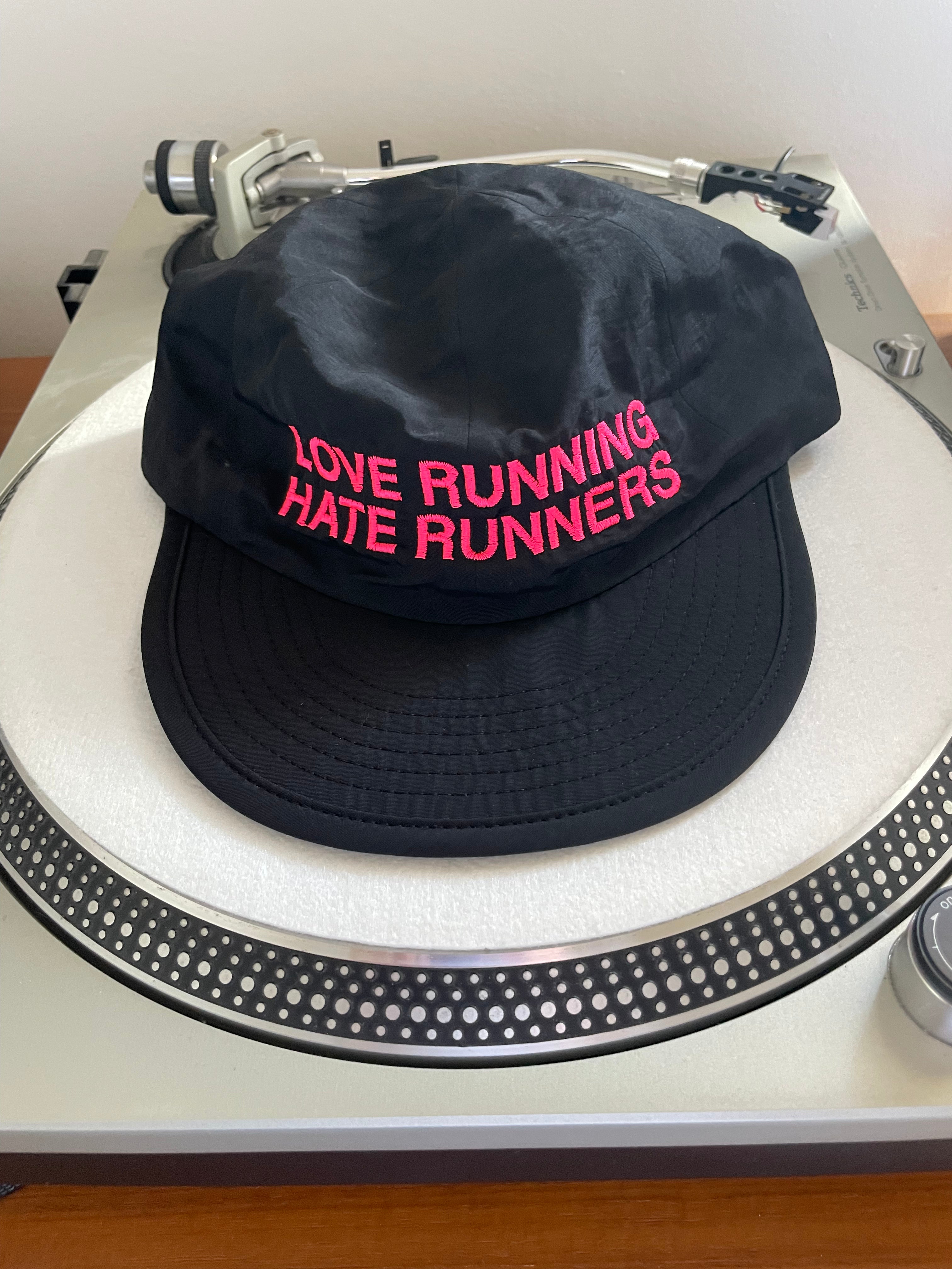 LOVE HATE CAP BLACK NEON PINK