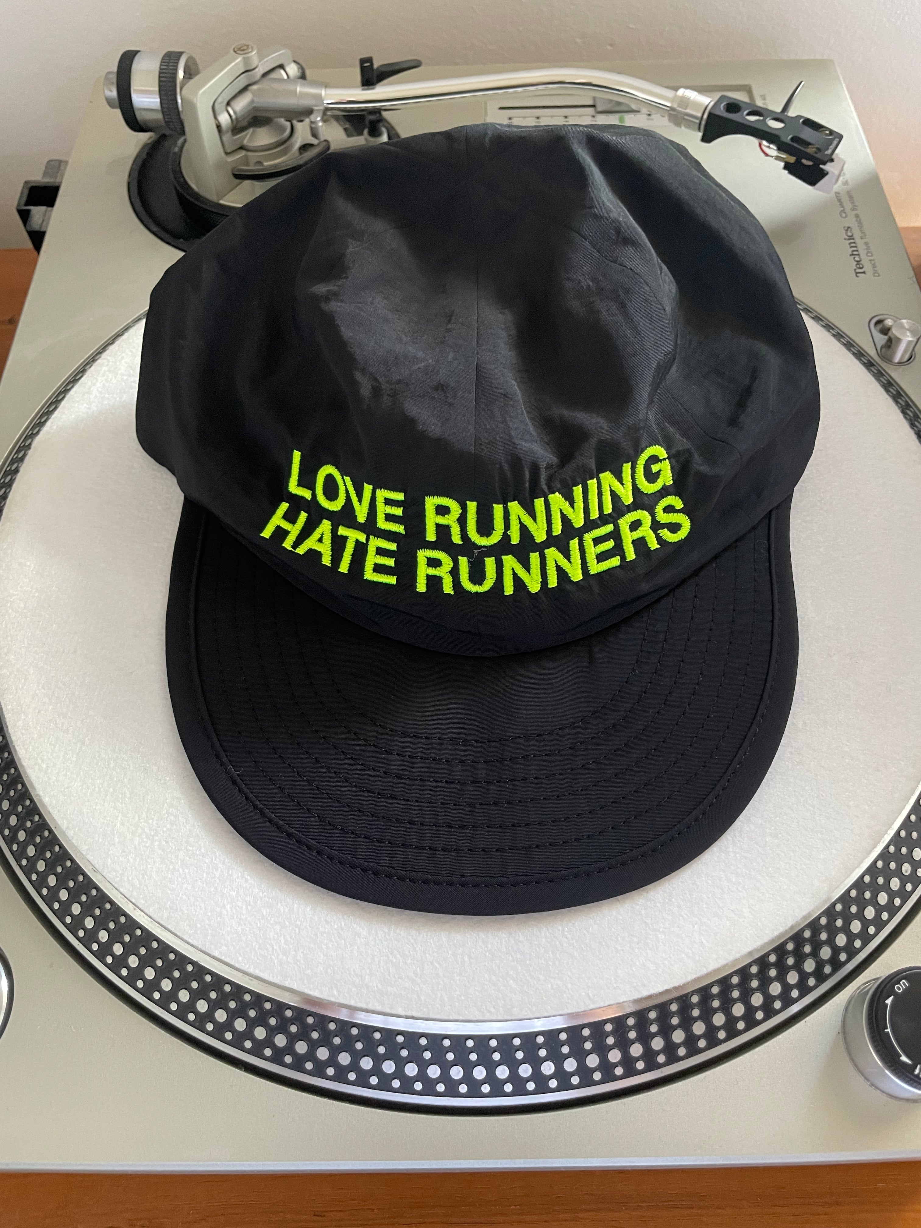 LOVE HATE CAP BLACK NEON