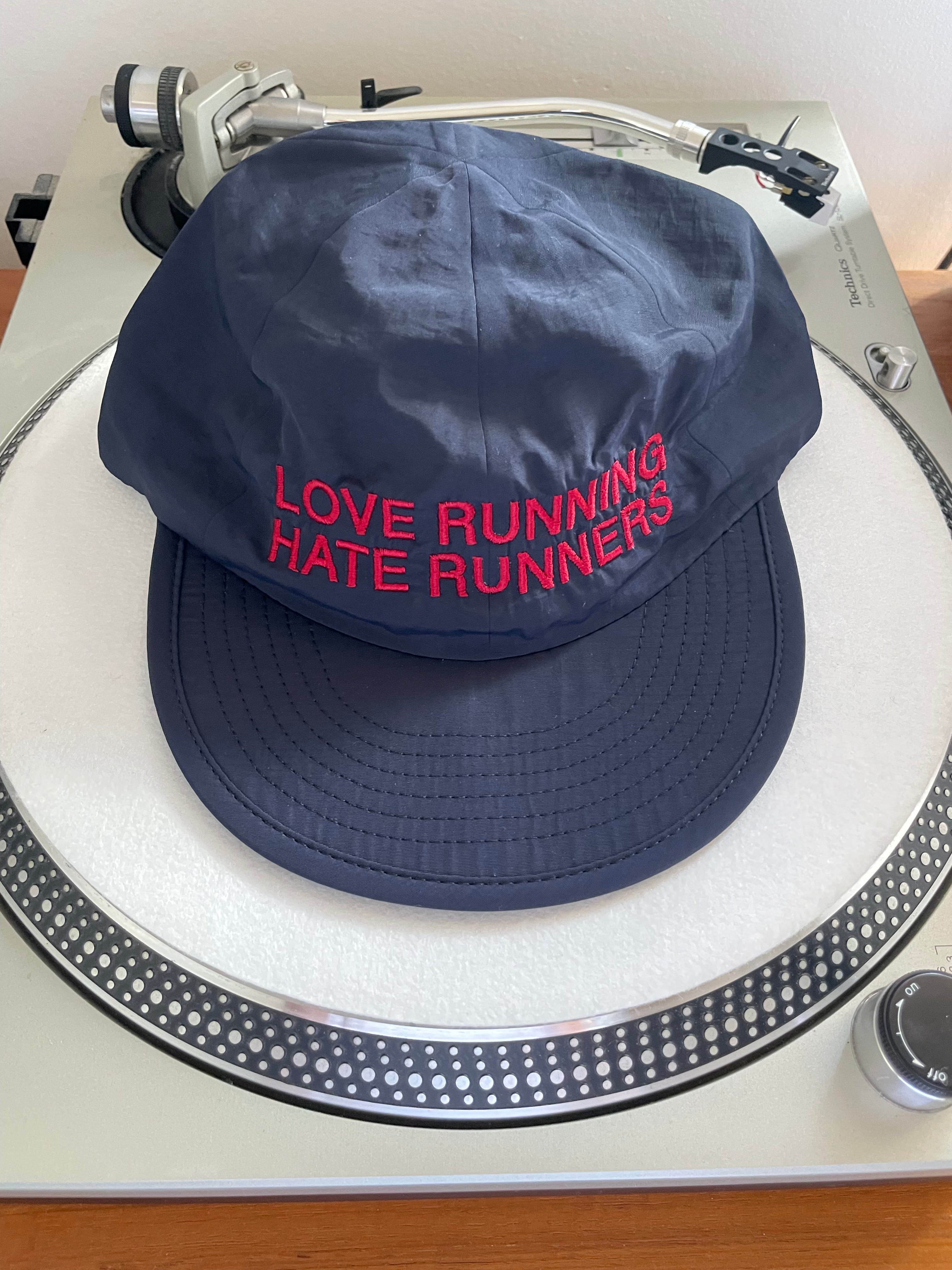 LOVE HATE CAP NAVY BURGUNDY